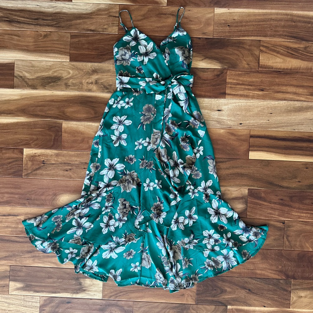 Purple Snow Green Floral Ruffled Flowy Dress size Medium